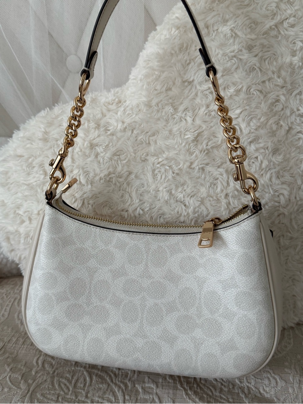 Coach White Signature Canvas Teri Shoulder Bag with Gold Chain Trim - Picture 2 of 7